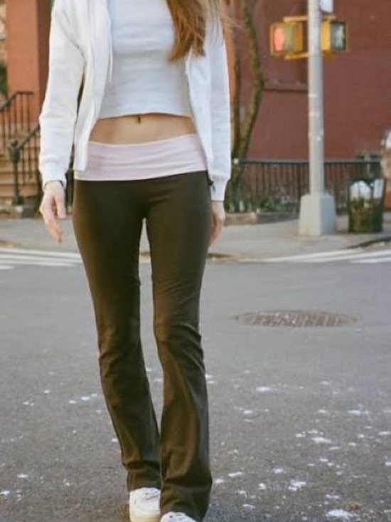 Brandy Melville Pants - Brandy Melville Priscilla pants - Brown with Pink waistband